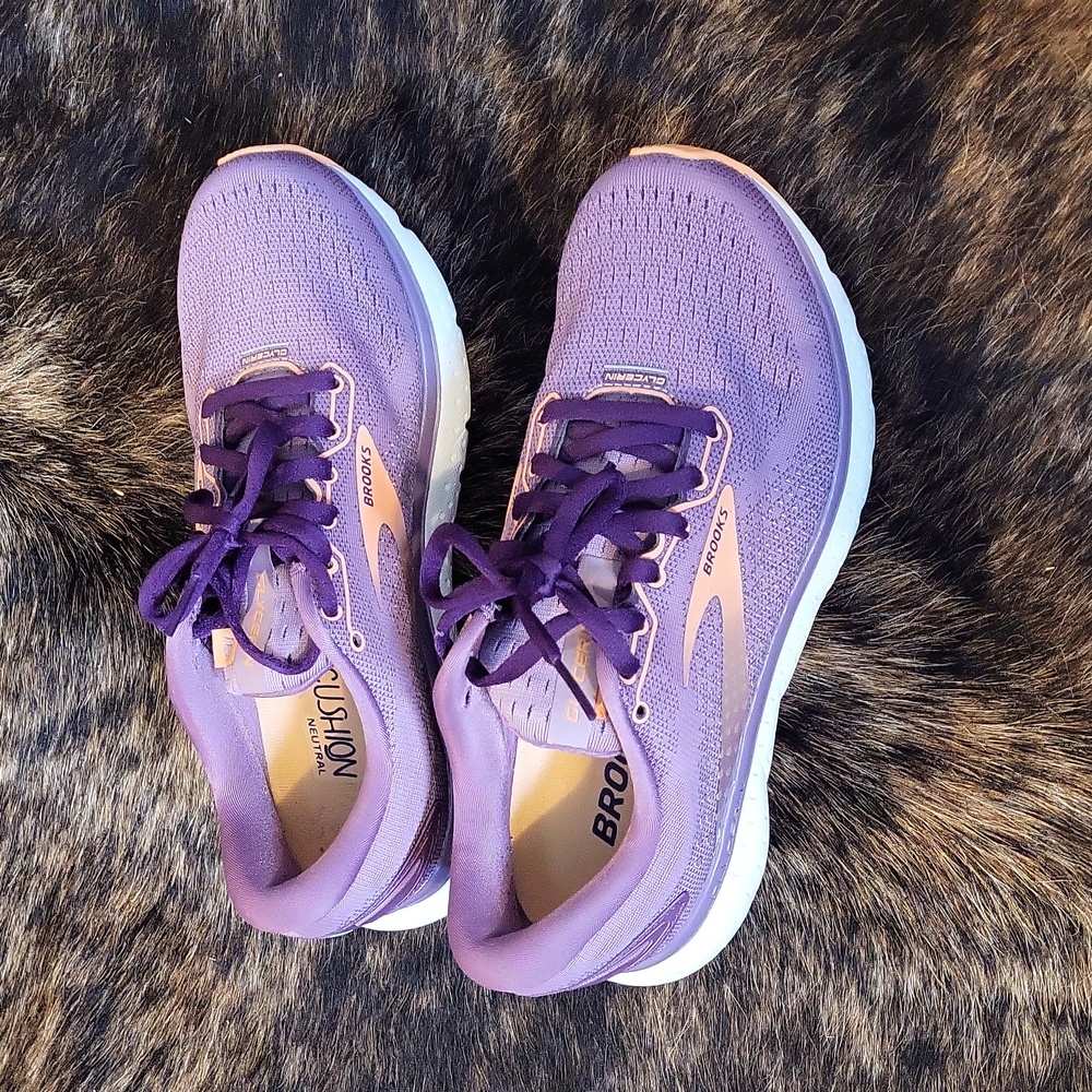 Brooks size 7